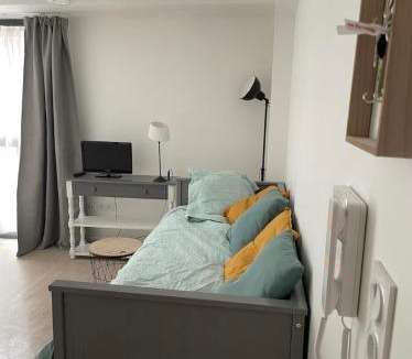 Anatole France Danton Apartment | Studio - Studio 18