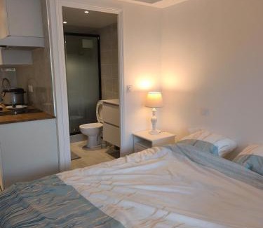 Chaville Apartment | Studio with garden Villa Nemours