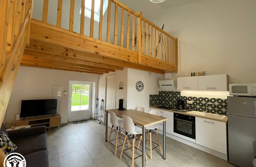 Soullans Cottage | Studio with Heated Pool in Vendée