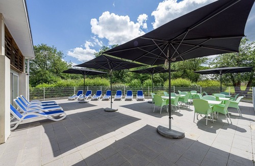Saumur House | Studio with linen package in the Loire