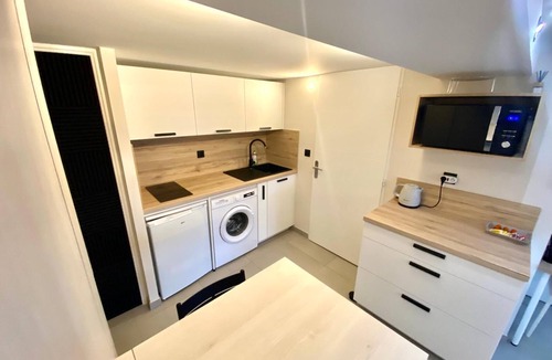 Grieges Apartment | Studio with shared pool