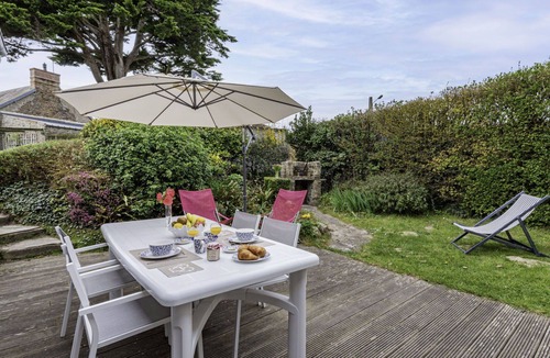 Creances House | Stunning private villa for 2 people with WIFI and pets allowed