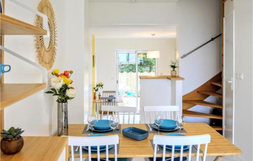 Jullouville House | Stunning Home In Jullouville With House Sea View