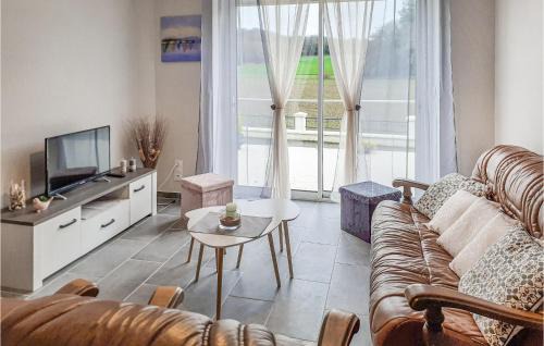 Saint-Carreuc House | Stunning Home In Saint-Carreuc With Wifi
