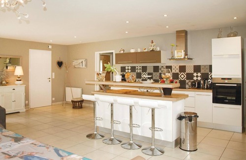 Trelevern House | Stunning home in Trelevern with house sea view