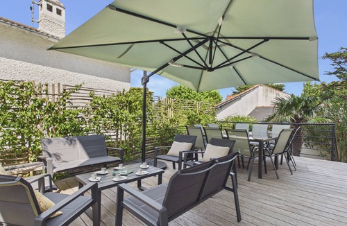 Pornichet House | Stunning house for 10, garden, walk everywhere