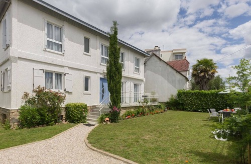 Auray House | Stunning private villa for 8 guests with WIFI, TV, terrace and panoramic view