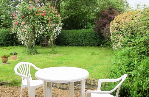 Canchy House | Stunning private villa for 3 people with WIFI, TV and parking