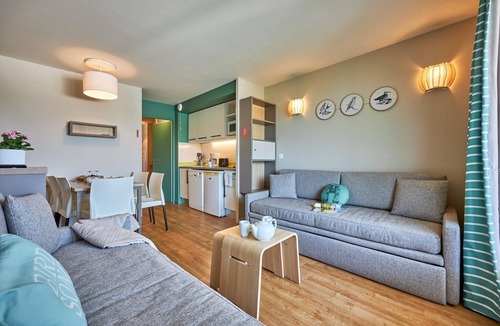 Courseulles-sur-Mer Apartment | Stunning River View Apartment for 5