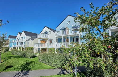 Courseulles-sur-Mer Apartment | Stunning River View Apartment for 5