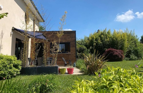 Sarge-les-le-Mans Villa | Suite in a quiet, wooded villa with private rooftop terrace