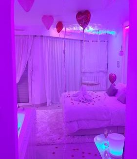 Questembert Apartment | Suite romantique avec balnéo près de Vannes - L'instant suspendu