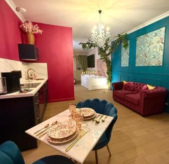 Manthelan House | Suite romantique Bridgerton, double balnéo et lit King Size