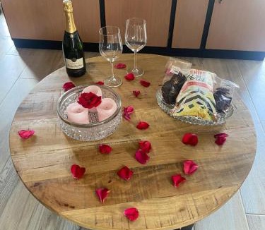 Belleme Apartment | Suite romantique & spa Prova - Love room - Rétroprojecteur Netflix