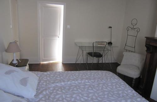 Beaumont-sur-Sarthe Bed & Breakfast | Suite Sainte Anne