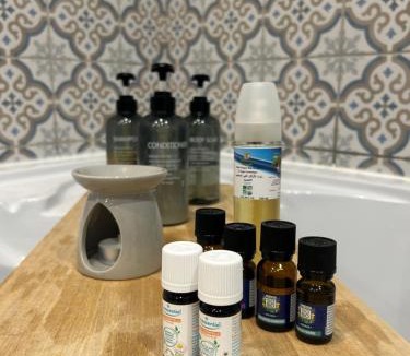 Saumur House | Suite Une Bulle d Evidence avec baignoire spa