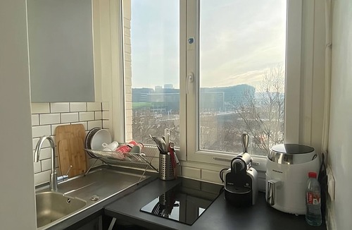 Arsenal Apartment | Sunny, central and fully equipped apartment with water-cooled air conditioning!
