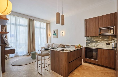 Faubourg-du-Roule Apartment | Superb Apartment on the Champs Elysees