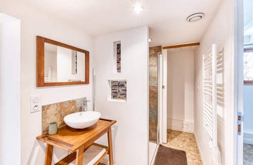 Bouchemaine Apartment | Superb Apartment with Terrace and View of the Loire Confluence