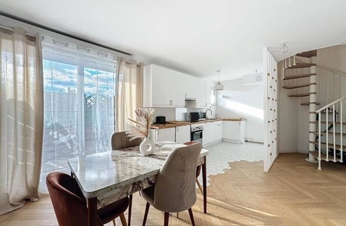 Joinville-le-Pont Apartment | Superb duplex with terrace - 15 min from Paris