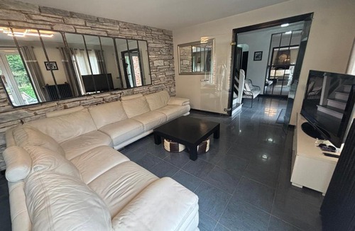 Mesnil-en-Ouche Apartment | Superbe maison