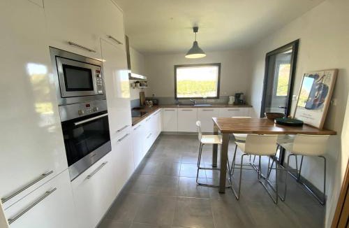 Pleumeur-Bodou Villa | Superbe villa avec WIFI à 300m d'une plage de sable fin à l'ILE GRANDE - Ref 296