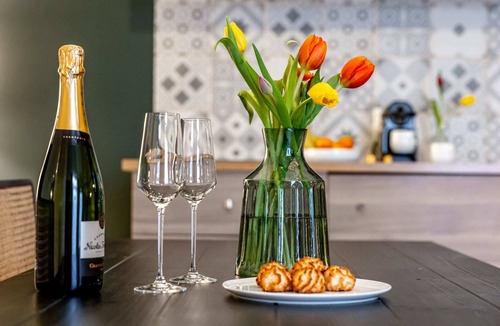 Faubourg-du-Roule Apartment | Sweett | Ponthieu IV