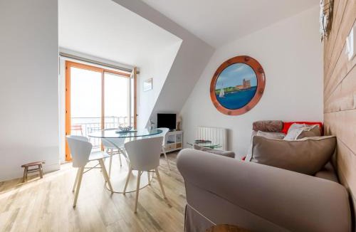 Saint-Vaast-la-Hougue Apartment | Tatihou Island Retreat