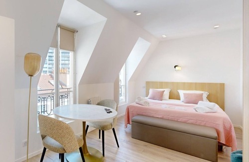 Quartier de la Salpetriere Apartment | TBS 36 - Studio with timeless charm