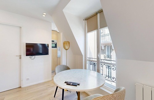 Quartier de la Salpetriere Apartment | TBS 36 - Studio with timeless charm