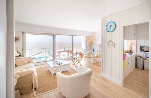 Le Crotoy Apartment | Terrace overlooking the Bay