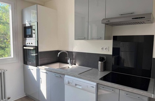 Evreux Apartment | The Banks of the Iton Downtown 3 bedrooms 2 bathrooms