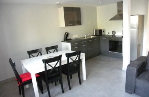 Donville-les-Bains Apartment | THE BEACH 200 metres and 1.5 kms from GRANVILLE, WIFI
