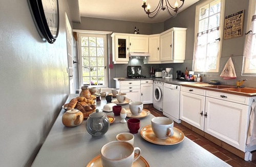 Bellou Cottage | The Cottage of Manoir de Bellou – Charm and Serenity for 6 Guests