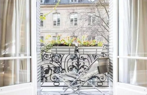 Notre-Dame-des-Champs Apartment | THE ESSENCE OF PARISIAN LUXURY BATHED IN NATURAL LIGHT - 200 SQM – SAINT GERMAIN