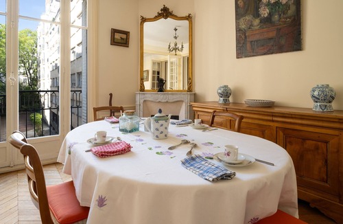 Passy Apartment | The Haussmann-style Sarcey - Welkeys