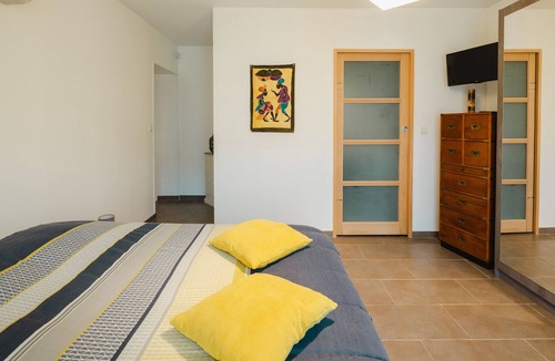 Parigne-lʼEveque Bed & Breakfast | The house is located 7kms from the 24h circuit
