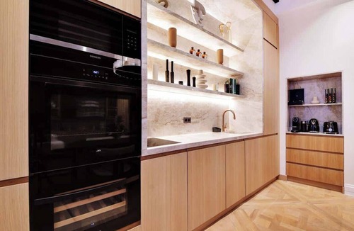 6th Arrondissement Apartment | The Lander - Serviced 3-BR/3BA - Saint-Germain