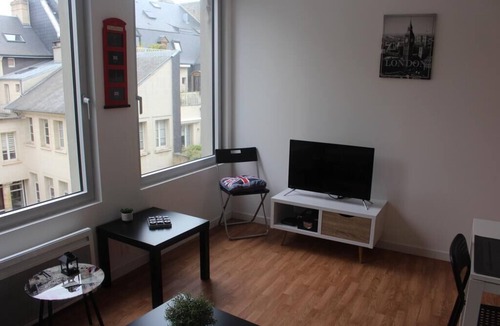 Centre Ancien Apartment | ❤️ THE LONDONIAN 🛎️ HYPER CENTER ☀️ FIBER WIFI ⛱️ JERGWELOH