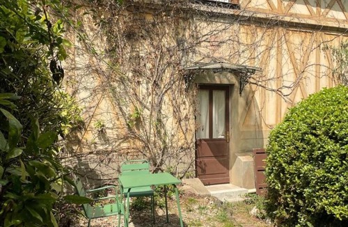 Giverny Apartment | Theresa Suites