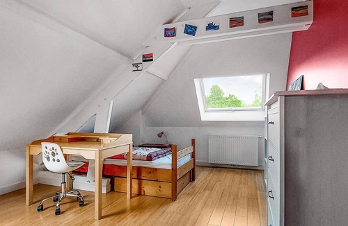 Gif-sur-Yvette House | This spacious and family-friendly vacation home welcomes you in an ideal location in the middle of t