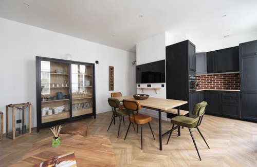 Quartier Sainte-Marguerite Apartment | Time Line