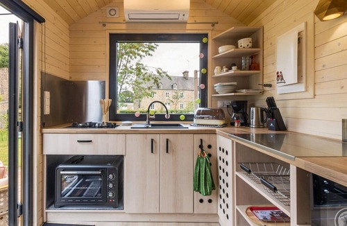 Saint-Pierre-Langers Apartment | Tiny House with AC - 2 guests