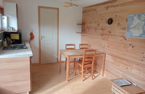 Saint-Roch Apartment | Tiny house sous le chene