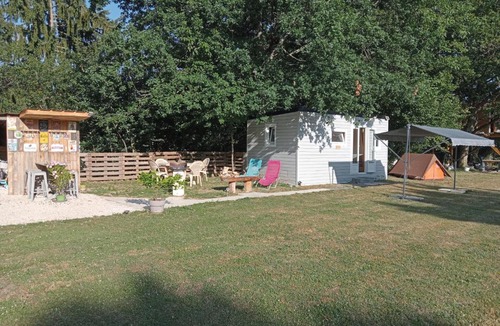 Saint-Roch Apartment | Tiny house sous le chene