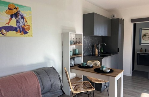 Blainville-sur-Mer House | TINY HOUSSE LA TOURELLE DU RONQUET NEAR BEACH AND SHOPS