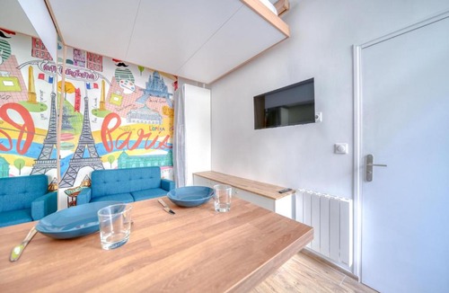 La Villette Apartment | Tiny studio canal st martin Buttes Chaumont