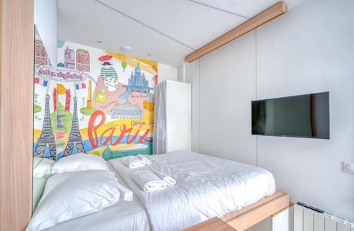 La Villette Apartment | Tiny studio canal st martin Buttes Chaumont