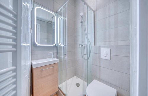 La Villette Apartment | Tiny studio canal st martin Buttes Chaumont