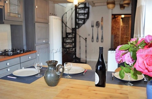 Champigny-sur-Veude Cottage | Traditional house, pets allowed - 3 guests
